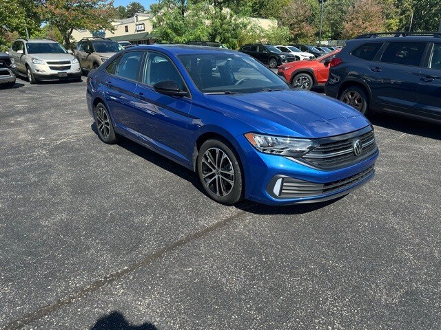 2022 Volkswagen Jetta 1.5T Sport photo 3