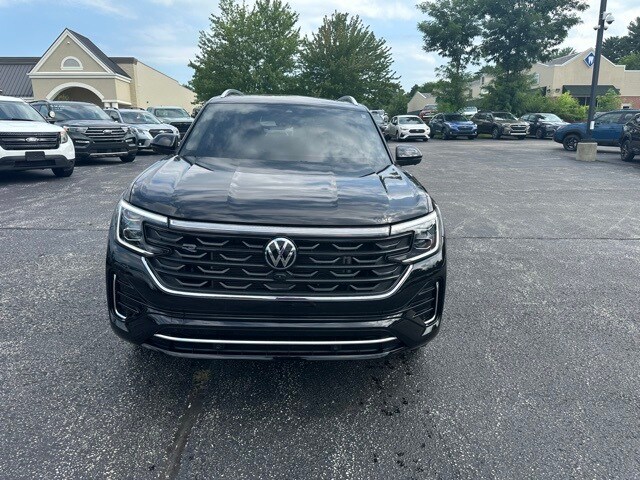 2025 Volkswagen Atlas SEL Premium R-Line photo 2