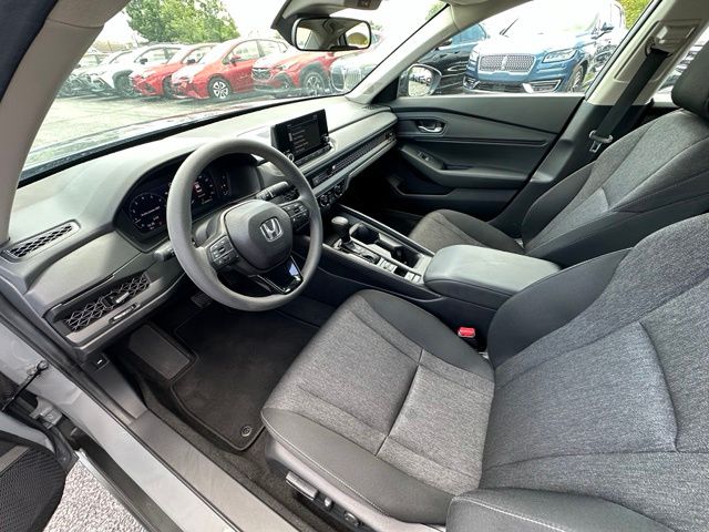 2025 Honda Accord SE - Photo 7