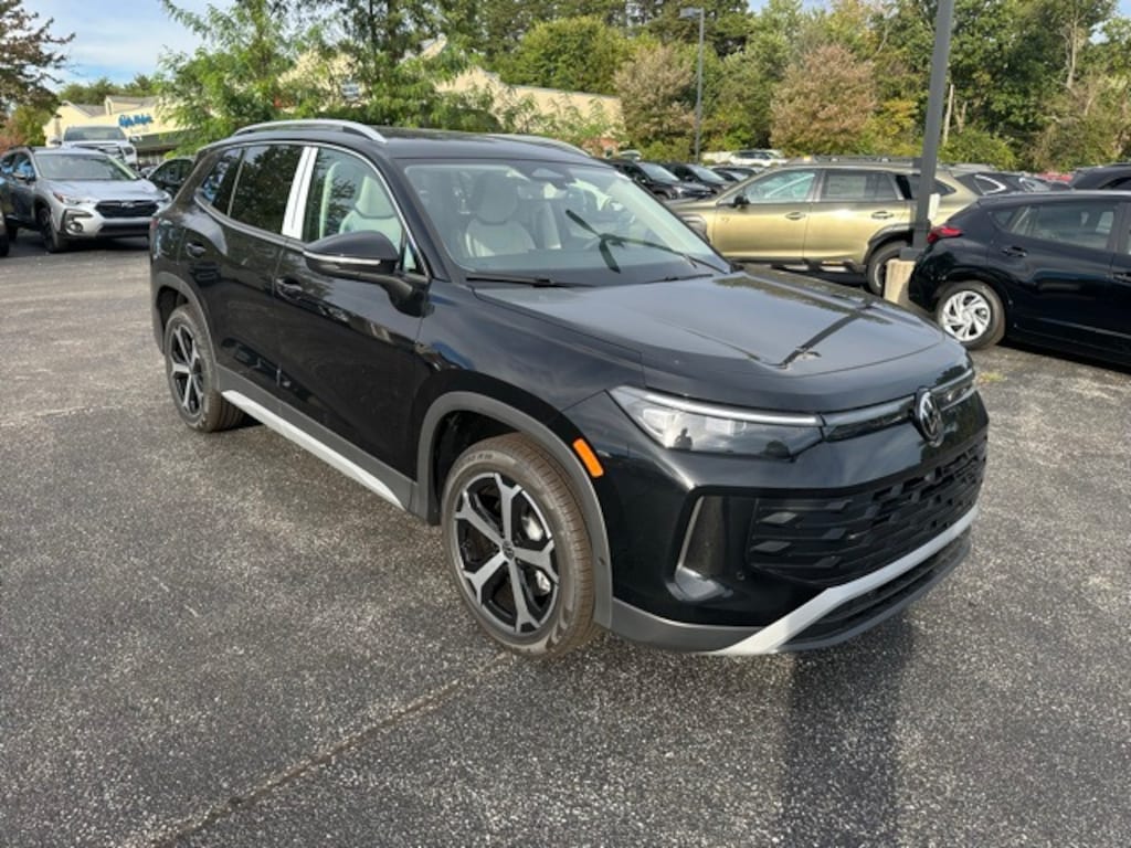 New 2025 Volkswagen Tiguan 2.0T SE SUV