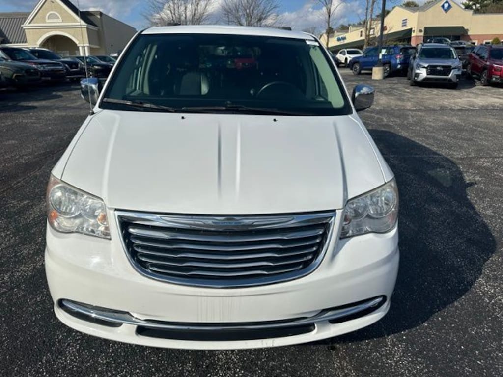 Used 2014 Chrysler Town & Country Touring-L Minivan/Van