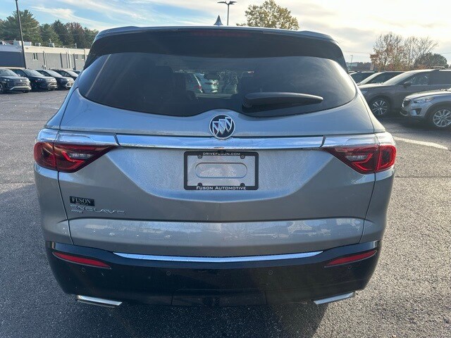 2024 Buick Enclave Essence photo 3