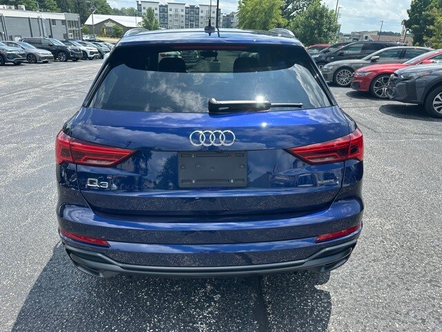 2022 Audi Q3 S line Premium Plus photo 3