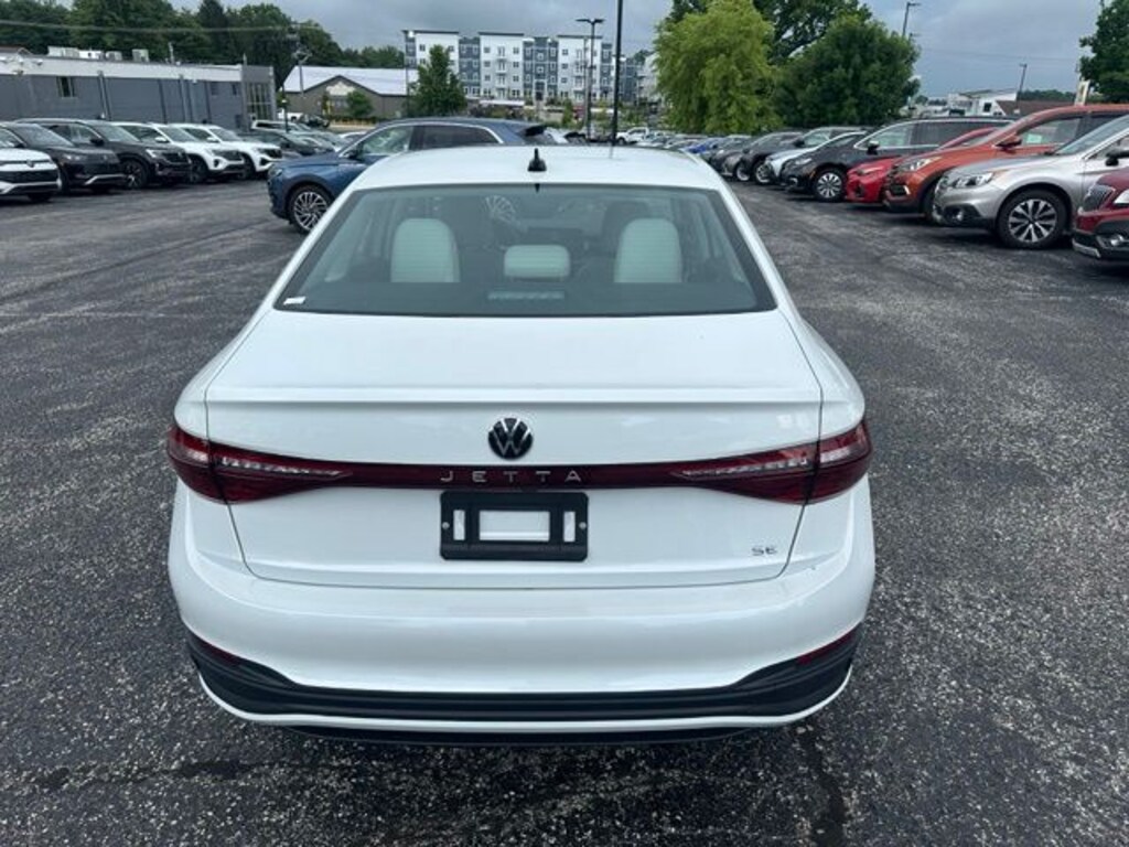 New 2026 Volkswagen Jetta 1.5T SE Sedan