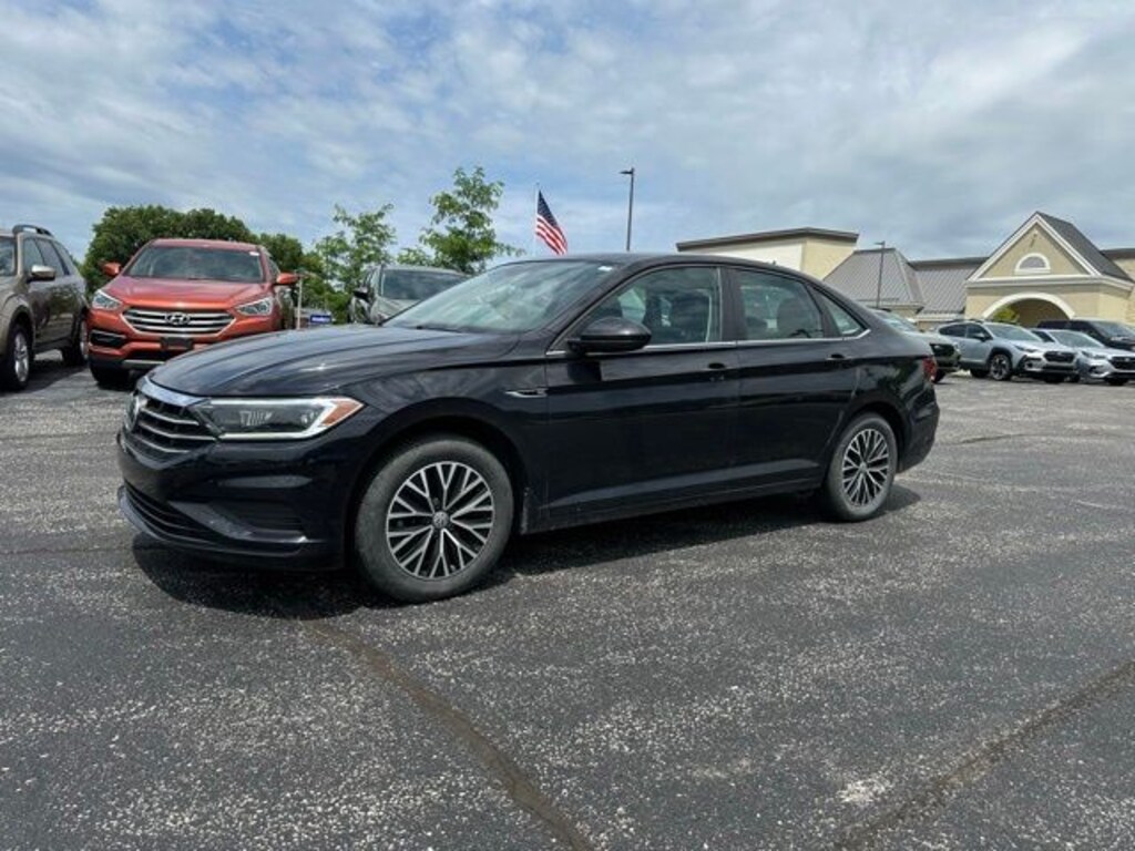 Used 2019 Volkswagen Jetta SEL Sedan