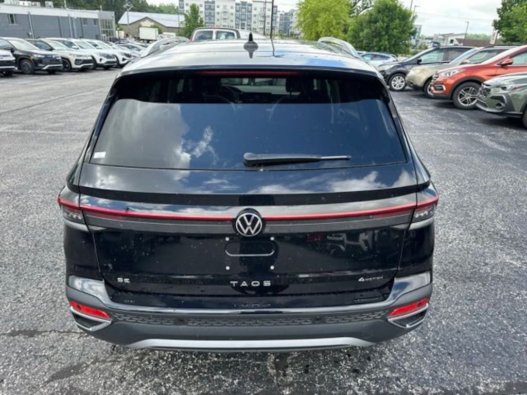 New 2026 Volkswagen Taos 1.5T SE SUV