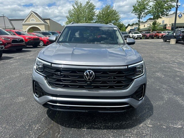 2025 Volkswagen Atlas SEL Premium R-Line photo 2