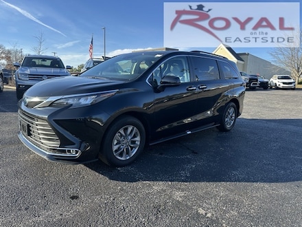 2024 Toyota Sienna XLE Minivan/Van 5TDYRKECXRS214690 P10936