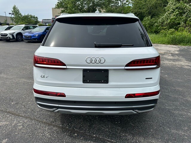 2024 Audi Q7 55 Premium Plus photo 4