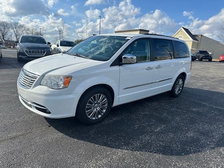 2014 Chrysler Town & Country Touring-L Minivan/Van 2C4RC1CG9ER377727 S12319C