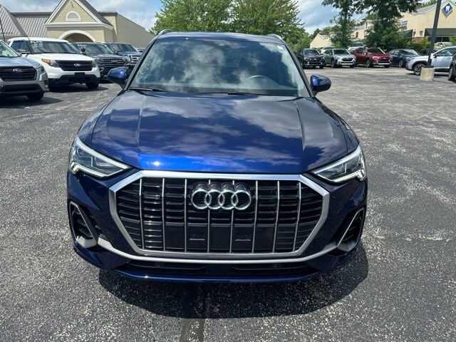 2022 Audi Q3 S line Premium Plus photo 2
