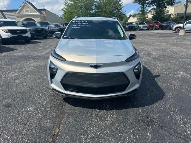 Used 2023 Chevrolet Bolt EUV LT with VIN 1G1FY6S05P4138745 for sale in Bloomington, IN