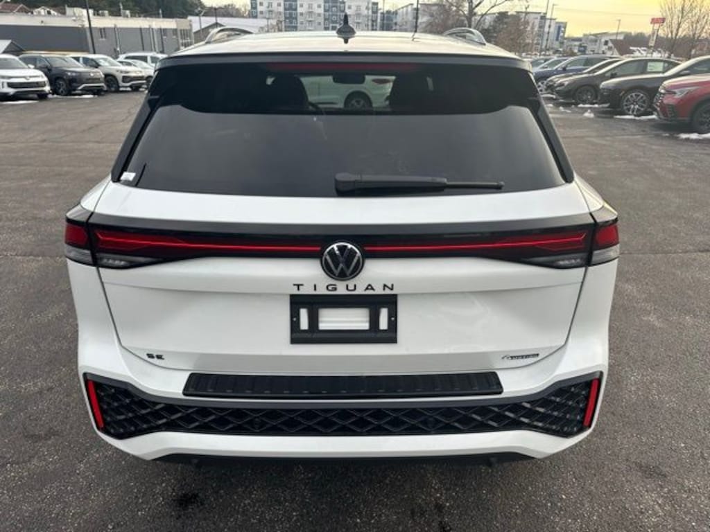 New 2026 Volkswagen Tiguan 2.0T SE R-Line Black SUV