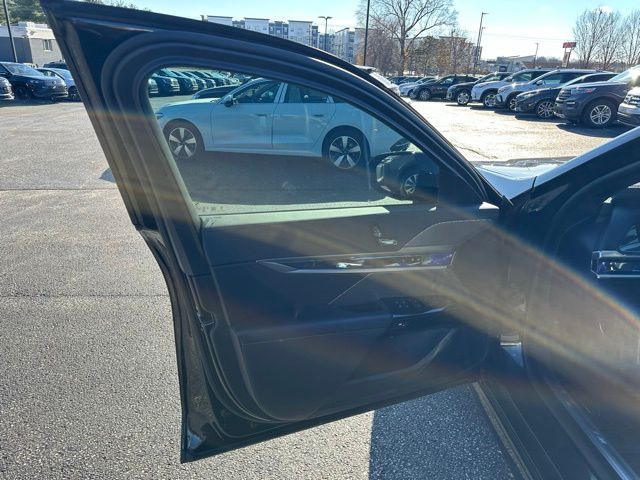2024 BMW 7 Series 740i - Photo 5