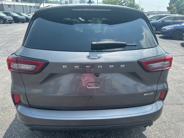 2024 Ford Escape ST-Line photo 4