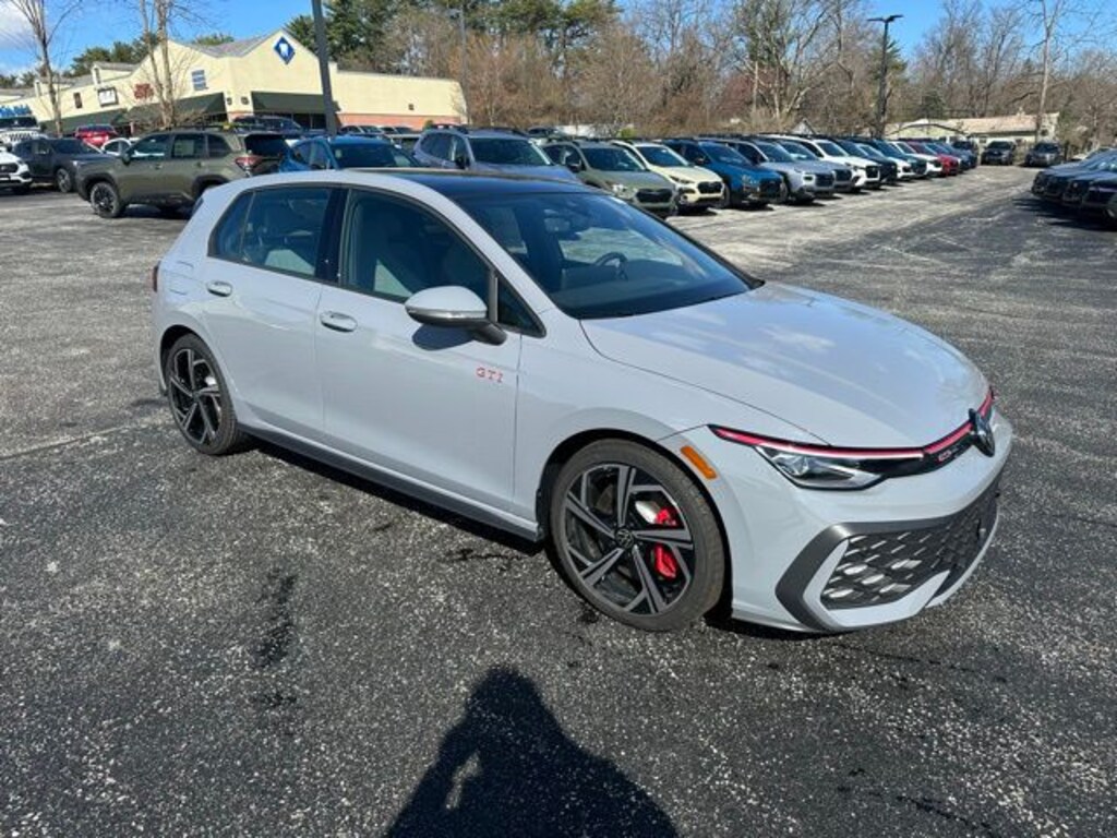 New 2025 Volkswagen Golf GTI 2.0T SE Hatchback