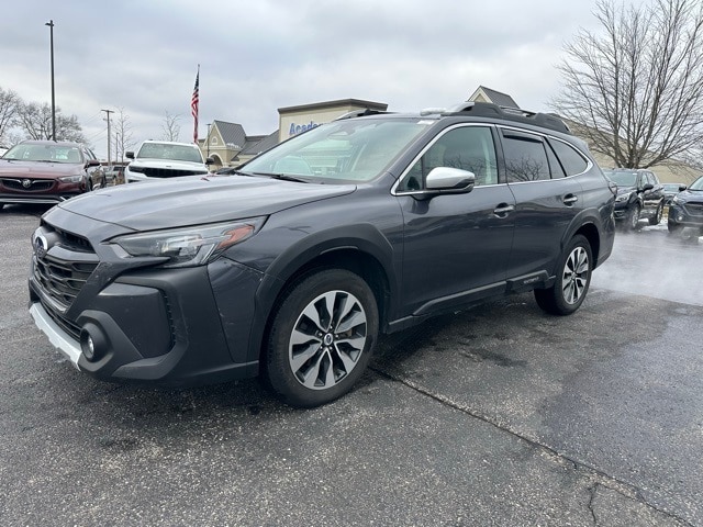 2023 Subaru Outback Touring's photo