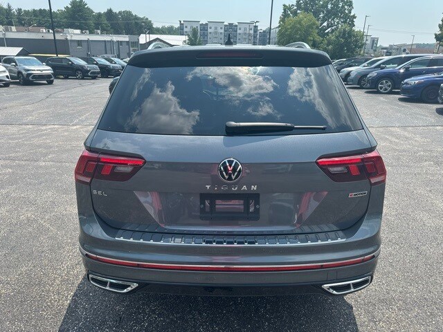 2022 Volkswagen Tiguan SEL Premium R-Line photo 3