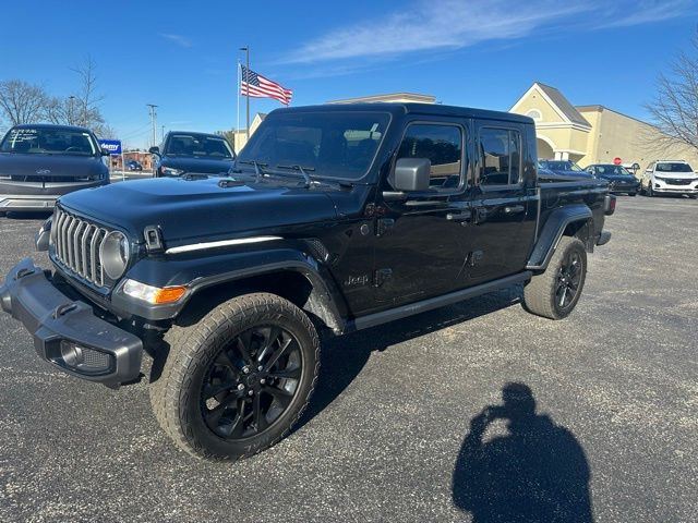 2024 Jeep Gladiator Nighthawk Auto's photo