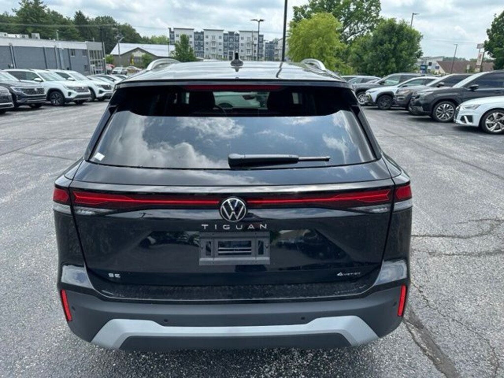 New 2026 Volkswagen Tiguan 2.0T SE SUV