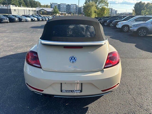 2019 Volkswagen Beetle Final Edition SE photo 4