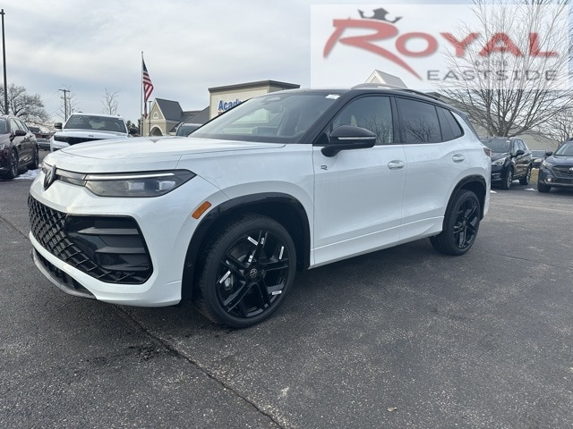 2026 Volkswagen Tiguan SE R-LINE BLACK's photo