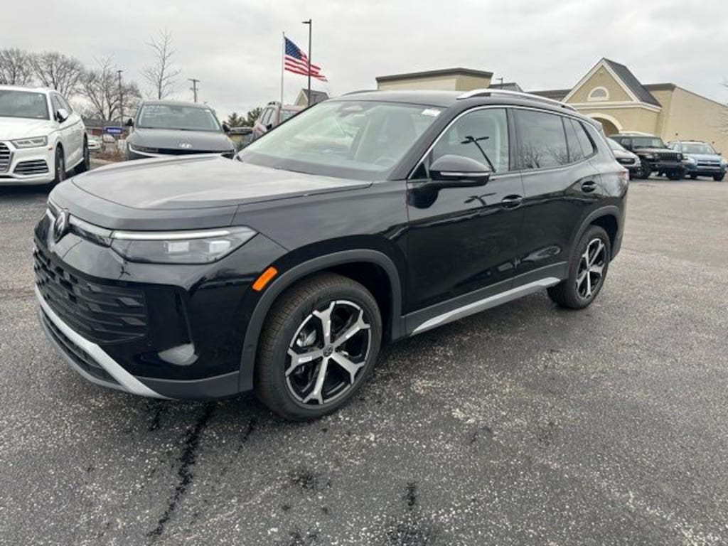 New 2026 Volkswagen Tiguan 2.0T SE SUV