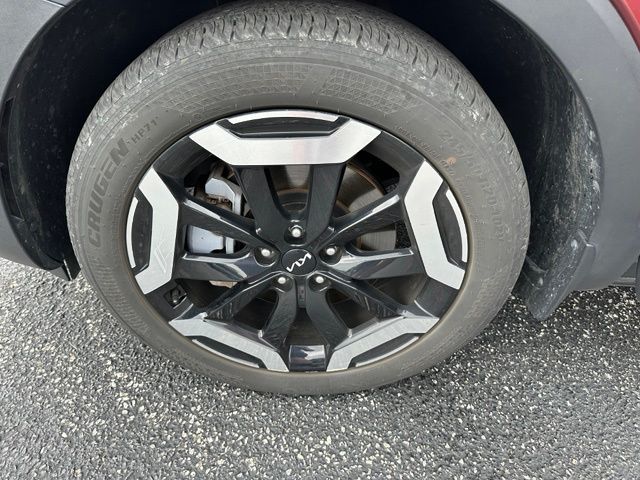 2024 Kia Telluride S - Photo 25
