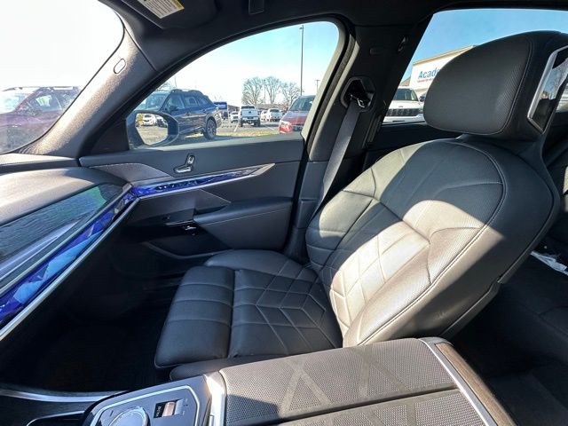 2024 BMW 7 Series 740i - Photo 16