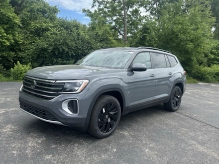 2025 Volkswagen Atlas 2.0T SE w/Technology SUV for sale in Bloomington IN