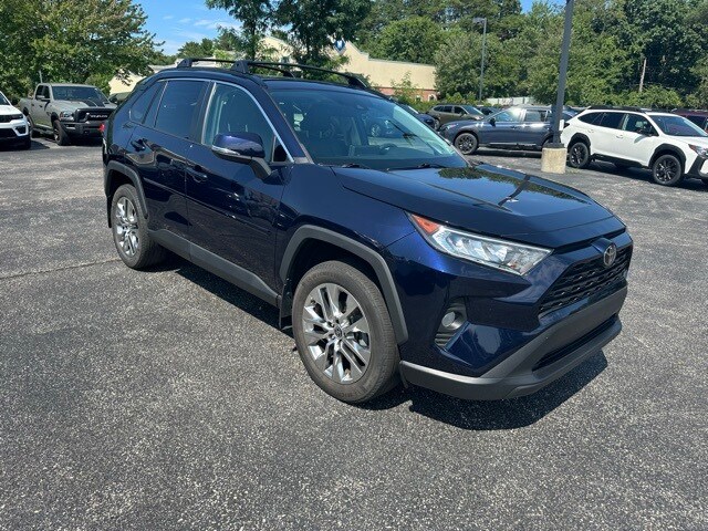 2021 Toyota RAV4 XLE Premium photo 2