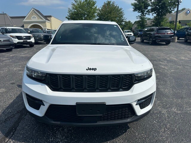 2024 Jeep Grand Cherokee Limited photo 2