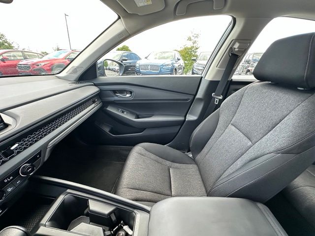 2025 Honda Accord SE - Photo 16