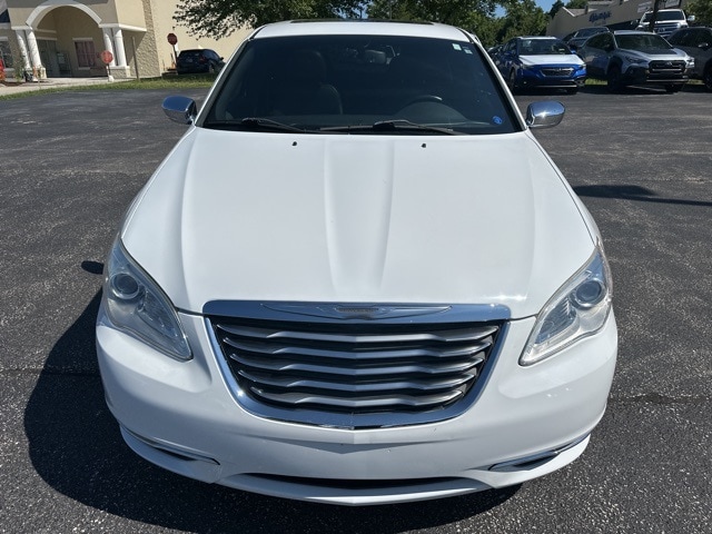 Used 2013 Chrysler 200 Limited with VIN 1C3CCBCG6DN712132 for sale in Bloomington, IN