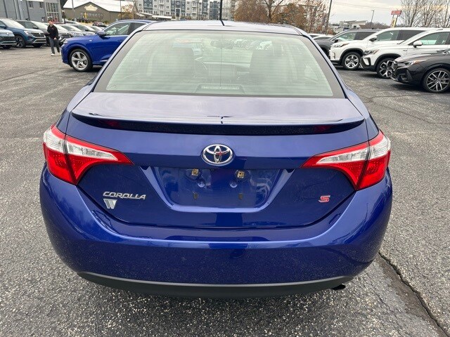 2015 Toyota Corolla L photo 4