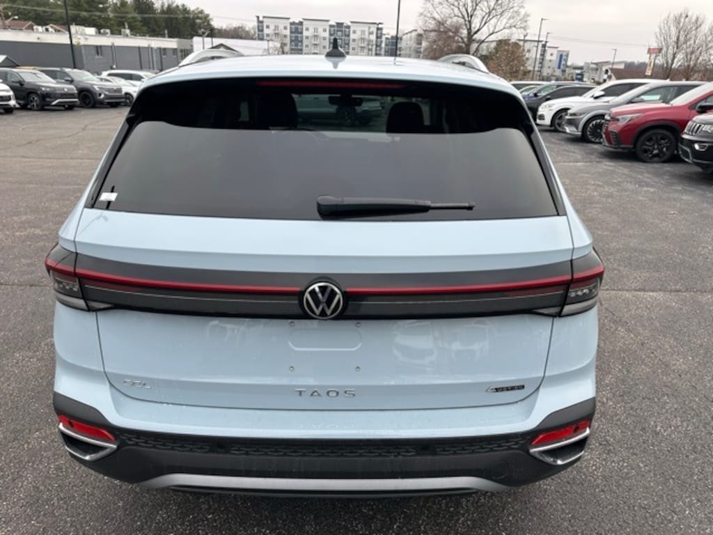 New 2026 Volkswagen Taos 1.5T SEL SUV