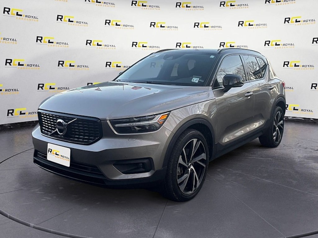 Used 2022 Volvo XC40 T5 AWD R-Design SUV