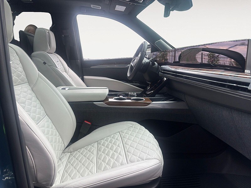 2025 Cadillac Escalade Sport Platinum - Photo 15