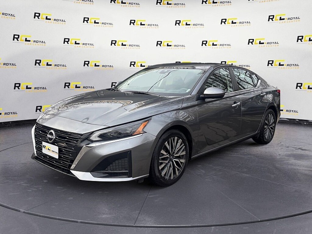 Used 2023 Nissan Altima 2.5 SV Sedan