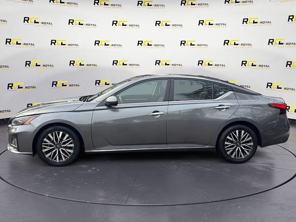 Used 2023 Nissan Altima 2.5 SV Sedan