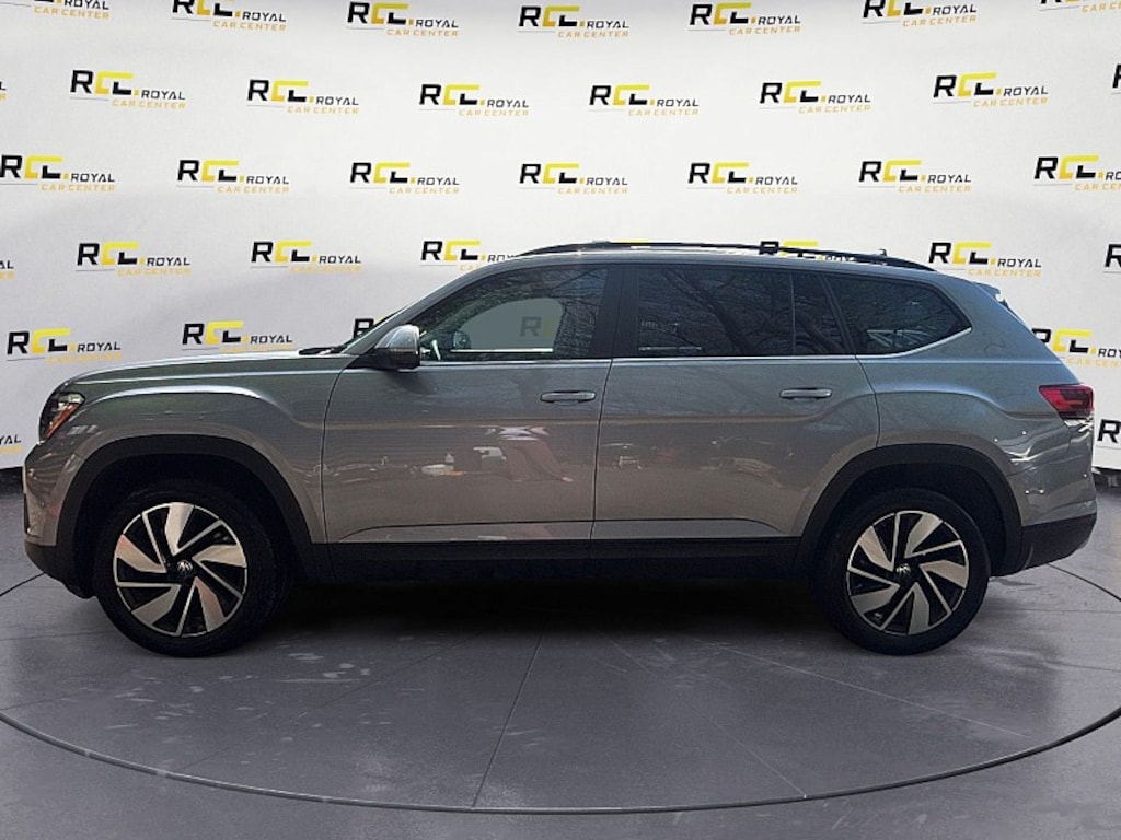 Used 2024 Volkswagen Atlas 2.0T SE w/Technology SUV