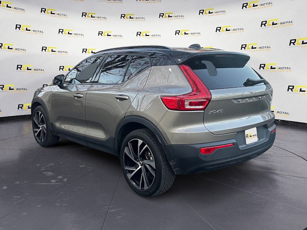 Used 2022 Volvo XC40 T5 AWD R-Design SUV