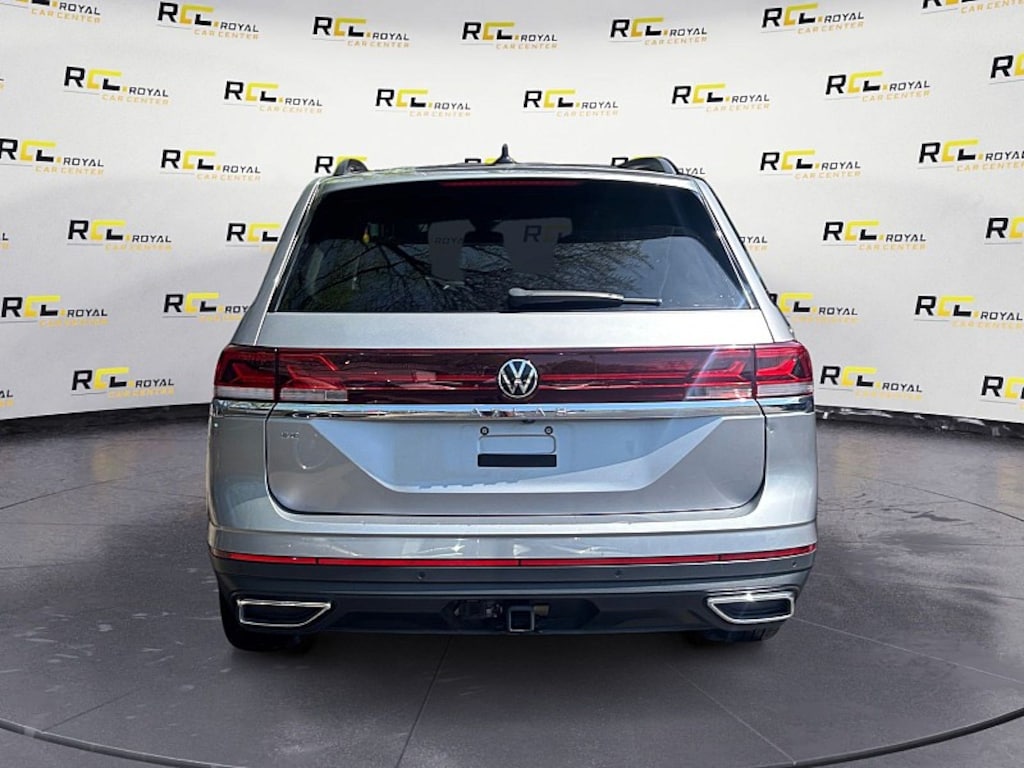 Used 2024 Volkswagen Atlas 2.0T SE w/Technology SUV