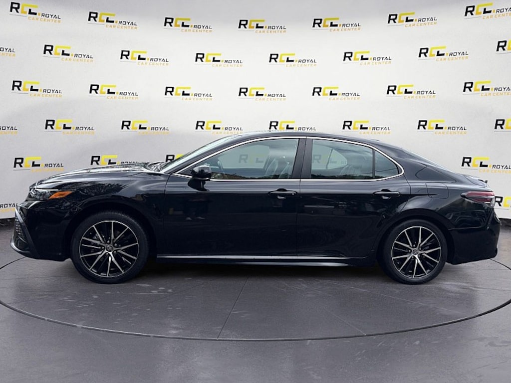 Used 2024 Toyota Camry SE Sedan