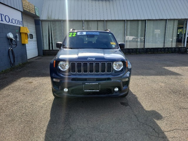 2022 Jeep Renegade Latitude photo 3