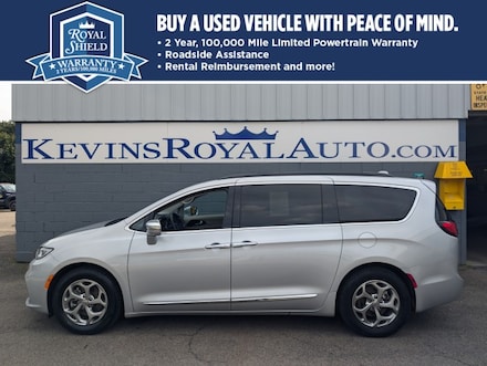 2022 Chrysler Pacifica Limited Van Passenger Van