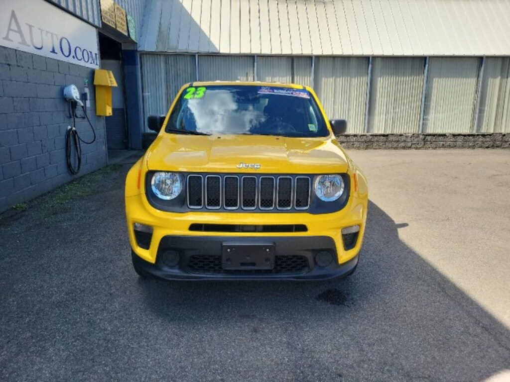 Used 2023 Jeep Renegade Latitude SUV