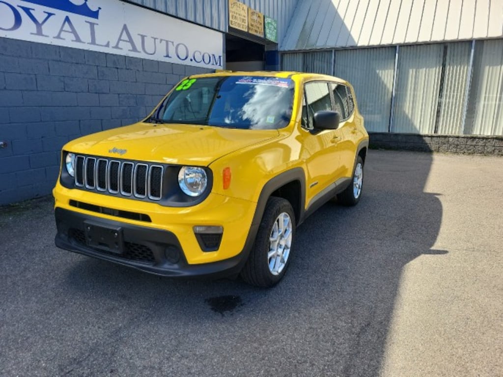 Used 2023 Jeep Renegade Latitude SUV