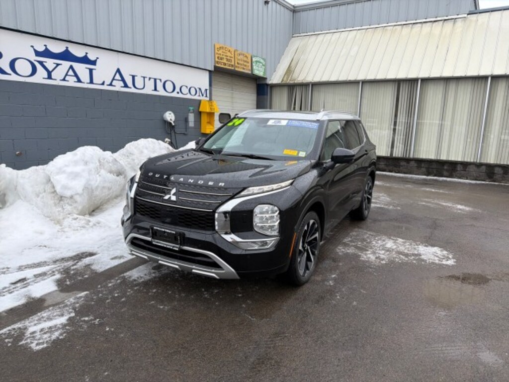 Used 2024 Mitsubishi Outlander SEL Platinum Edition SUV