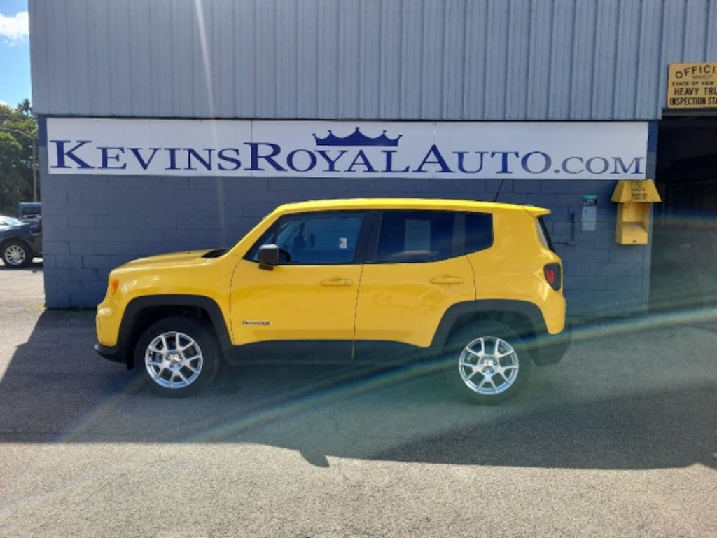 Used 2023 Jeep Renegade Latitude SUV